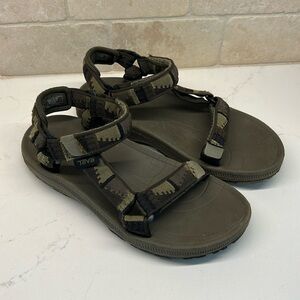 Green Teva sandals men’s 5 women’s 7